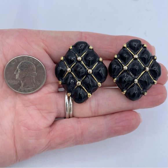 St. John Earrings Gold - Picture 2 of 13